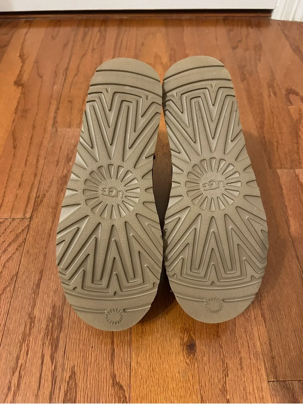 UGG classic ultra